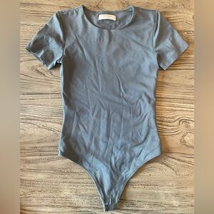 Aritzia Babaton Contour Crew Shortsleeve Bodysuit XS